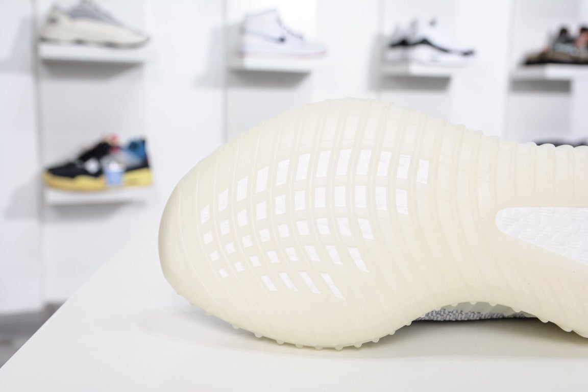 Replica Adidas Yeezy 350 V2 "Static Non-Reflection" Footwear